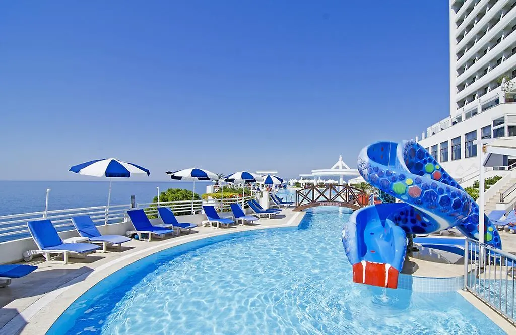 Korumar Hotel Deluxe Kusadası 5*,